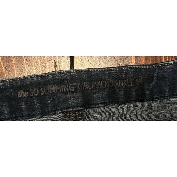 Chico's So Slimming Girlfriend Ankle Jeans Size 12 Dark Wash Stretch Denim - Picture 6 of 7